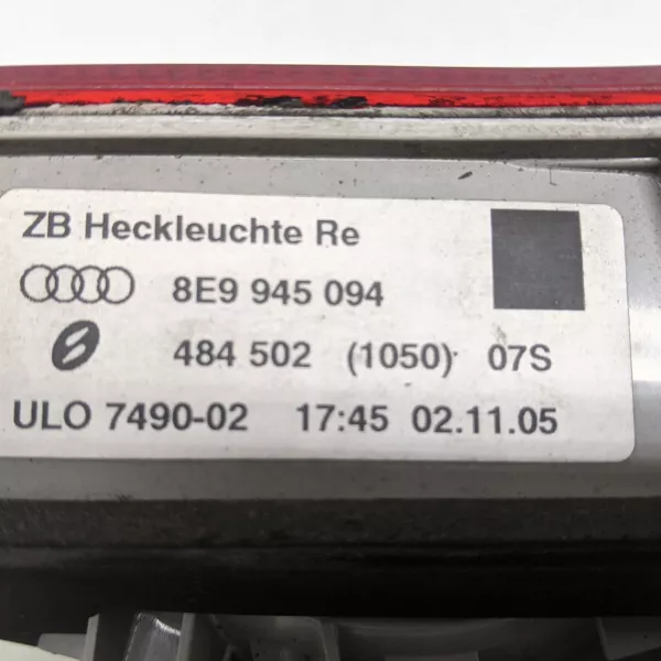 Фонарь крышки багажника правый бу для Audi A4 B7 2.0 TDi,  2005 г.