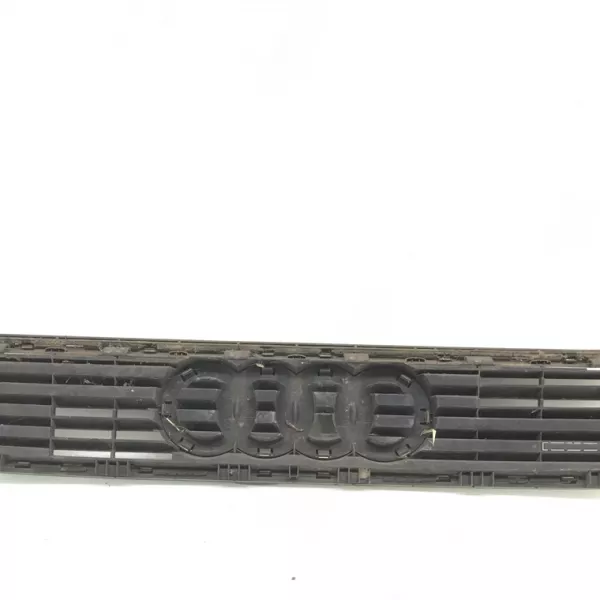 Решетка радиатора бу для Audi A4 B5 1.9 TDi,  1997 г.