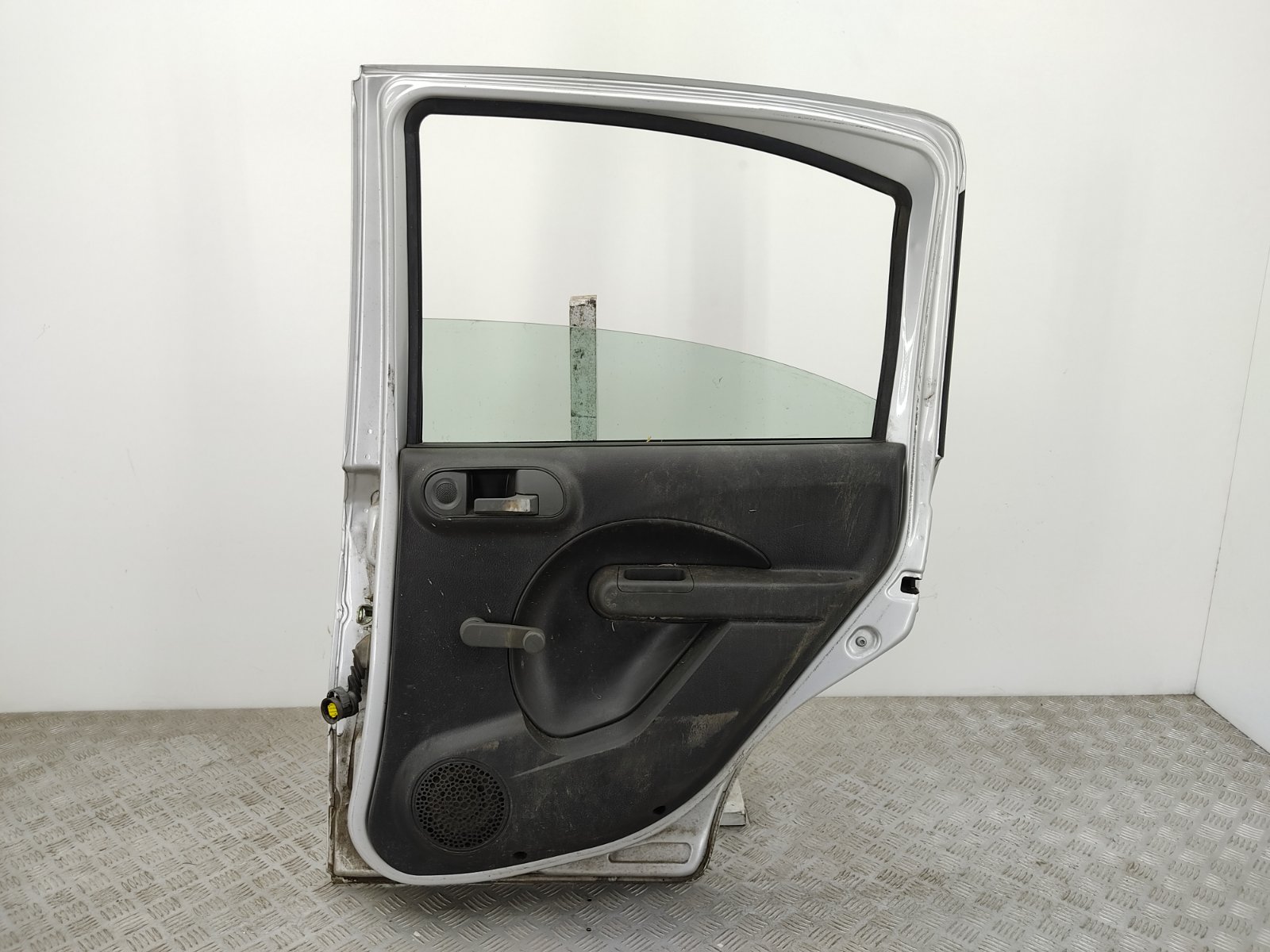 Дверь задняя правая бу для Fiat Panda 1.2 i, 2011 г. контрактный из Европы бу
