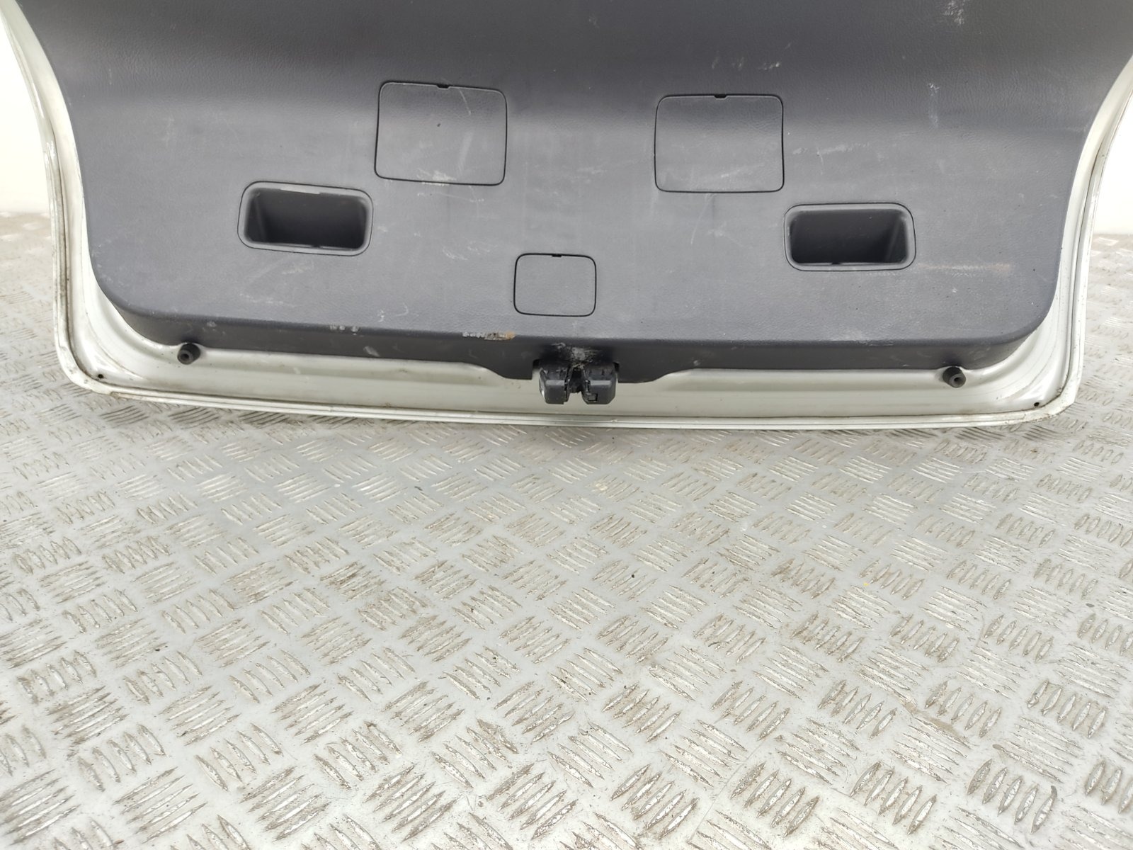 Крышка багажника (дверь 3-5) бу для Toyota Avensis 2.0 D-4D, 2004 г. контрактный из Европы бу