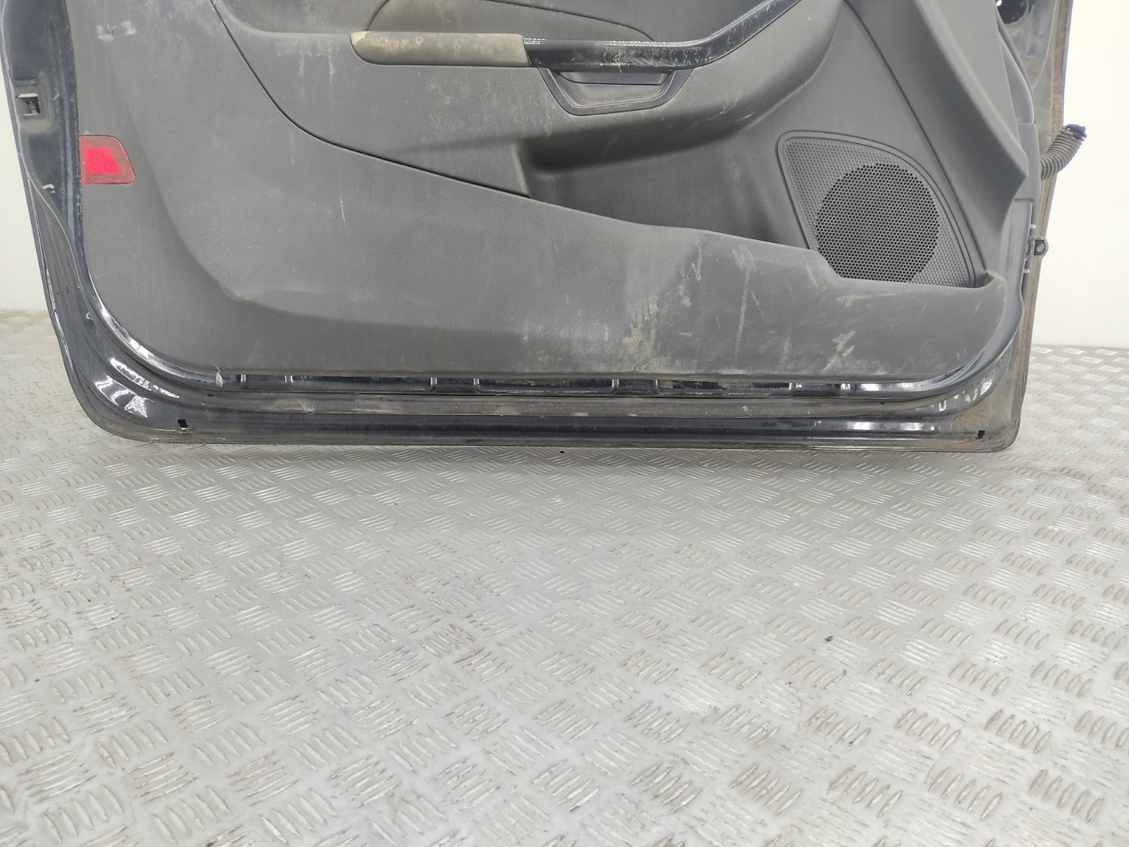 Дверь передняя левая бу для Ford Fiesta 1.0 i, 2014 г. контрактный из Европы бу