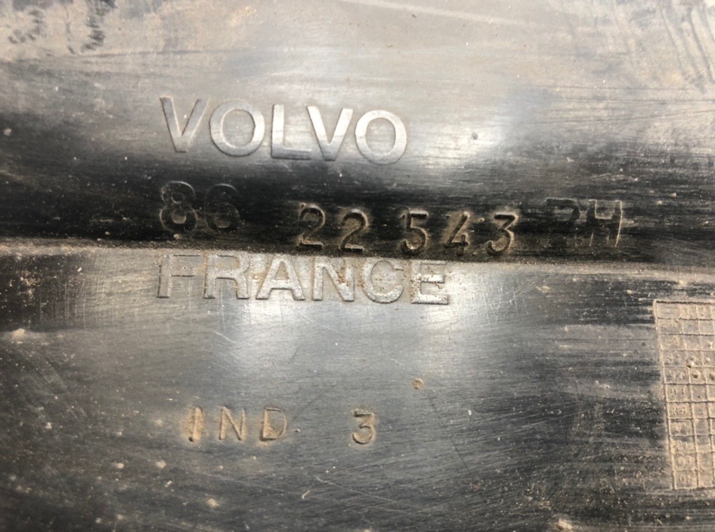 Защита арок передняя правая (подкрылок) бу для Volvo XC70 2.4 Ti, 2002 г. контрактный из Европы бу