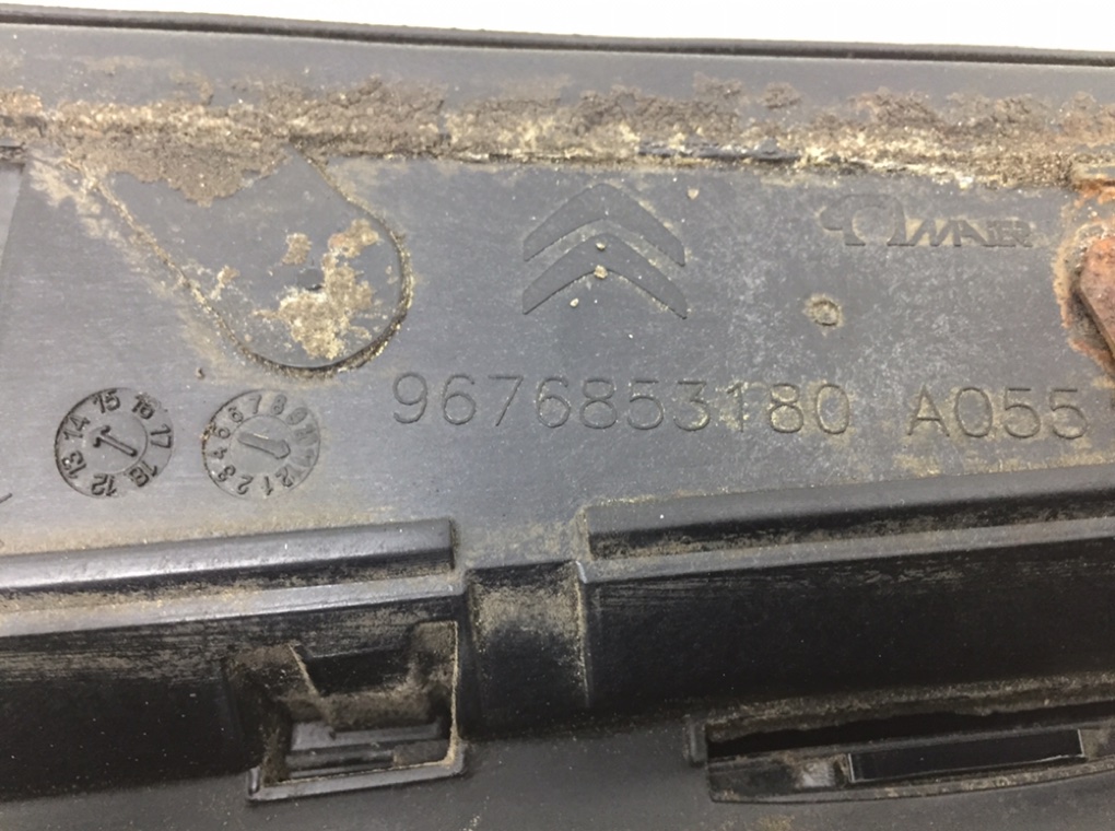 Накладка двери (крышки) багажника бу для Citroen C4 Picasso 1.6 HDi, 2015 г. контрактный из Европы бу