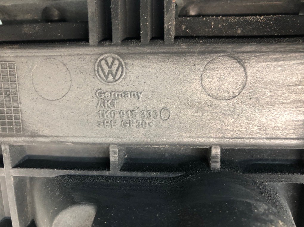 Полка аккумулятора бу для Volkswagen Golf 5 2.0 TDi, 2004 г. контрактный из Европы бу