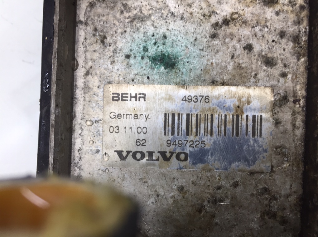 Радиатор масляный бу для Volvo V70 2.4 i, 2001 г. контрактный из Европы бу