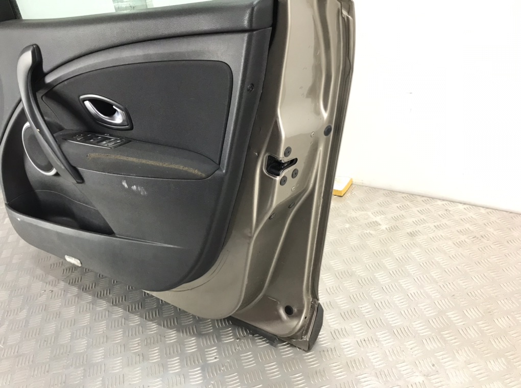 Дверь передняя правая бу для Renault Megane 1.5 DCi, 2011 г. контрактный из Европы бу