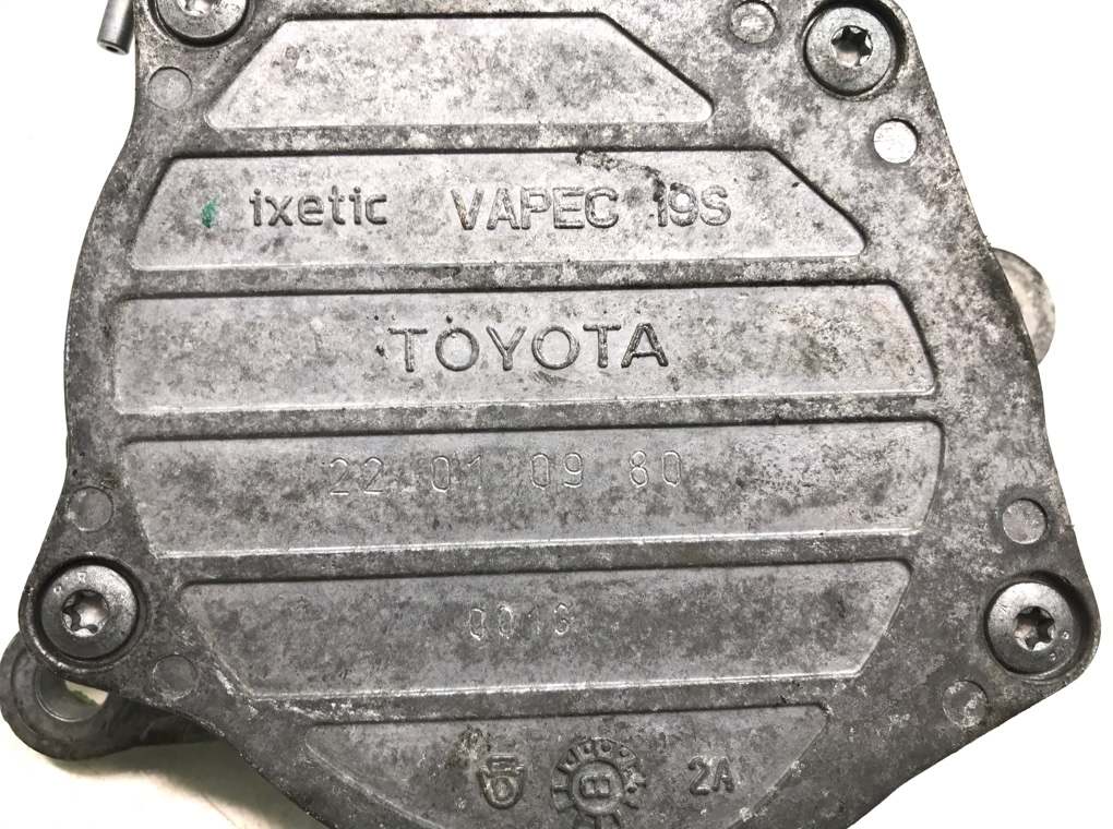 Насос вакуумный бу для Toyota Avensis 2.2 D-CAT, 2009 г. контрактный из Европы бу