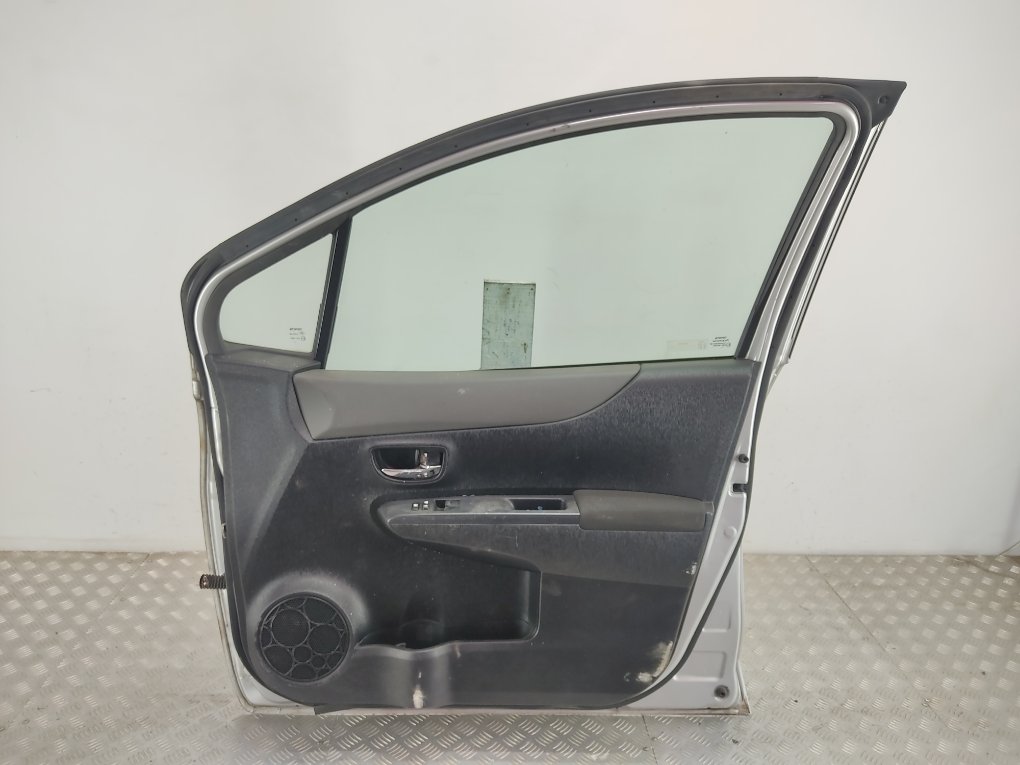 Дверь передняя правая бу для Toyota Yaris XP130 1.3 i, 2011 г. контрактный из Европы бу