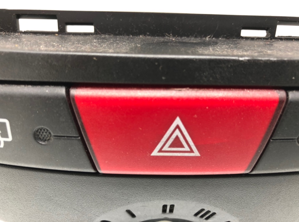 Накладка декоративная на торпедо бу для Toyota Aygo 1.0 i, 2010 г. контрактный из Европы бу