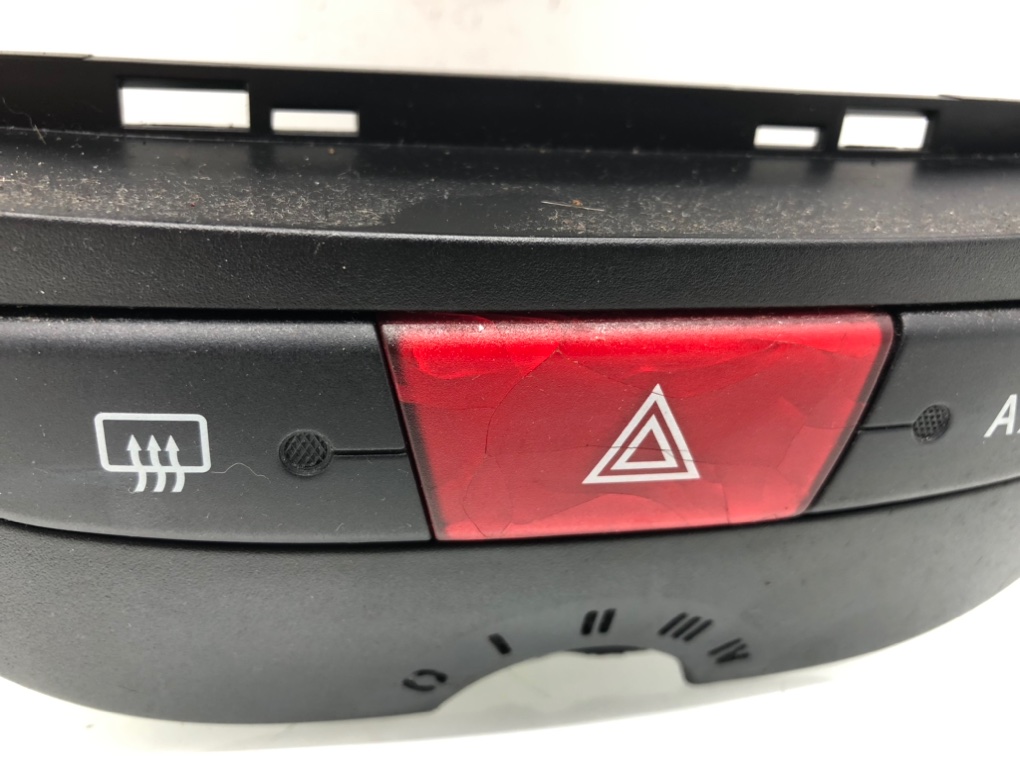 Кнопка аварийной сигнализации бу для Toyota Aygo 1.0 i, 2008 г. контрактный из Европы бу