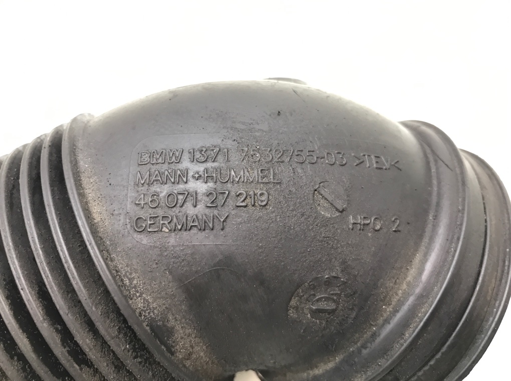 Патрубок воздушного фильтра бу для BMW 1 E87/E81/E82/E88 2.0 i, 2004 г. контрактный из Европы бу
