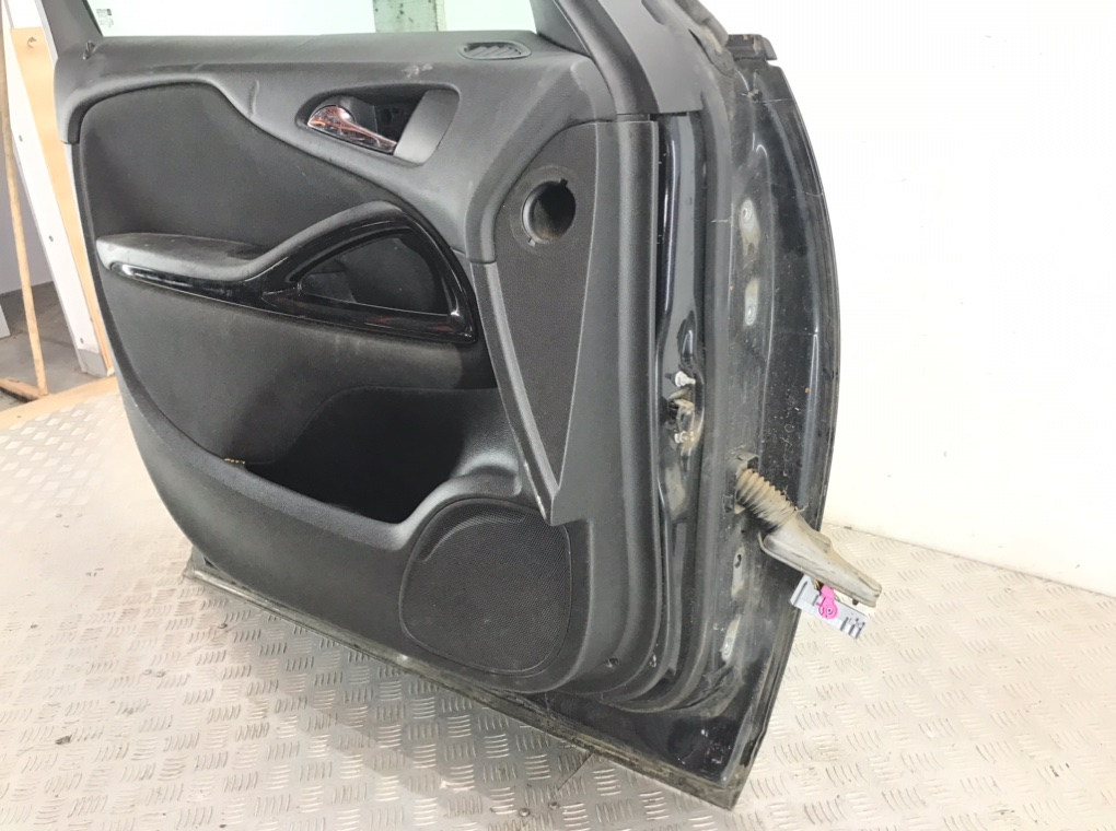 Дверь передняя левая бу для Opel Zafira C 2.0 CDTi, 2015 г. контрактный из Европы бу