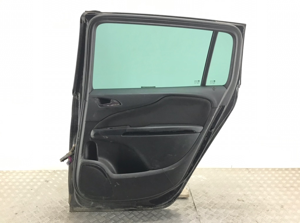 Дверь задняя правая бу для Opel Zafira C 2.0 CDTi, 2015 г. контрактный из Европы бу