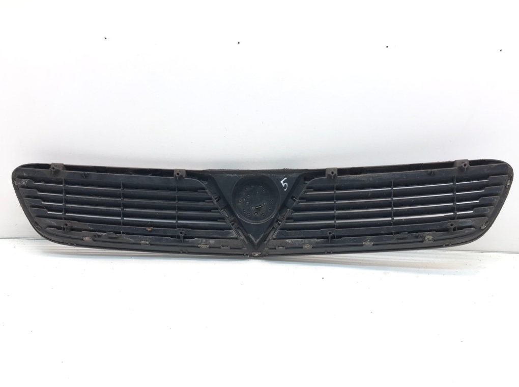 Решетка радиатора (капота) - Opel Vectra C (2002-2008)