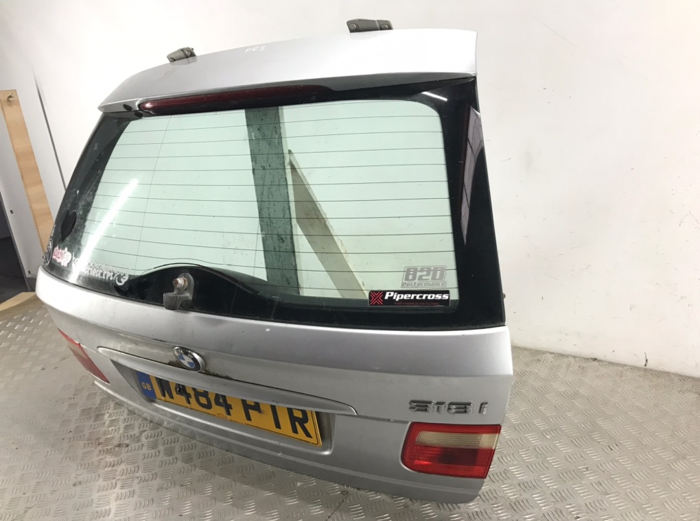 Крышка багажника (дверь 3-5) бу для BMW 3 E46 1.9 i, 2000 г. контрактный из Европы бу