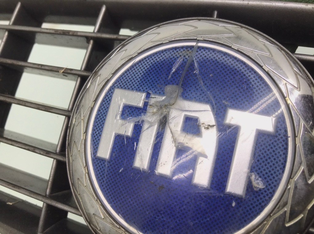 Решетка радиатора (капота) - Fiat Punto (1993-1999)