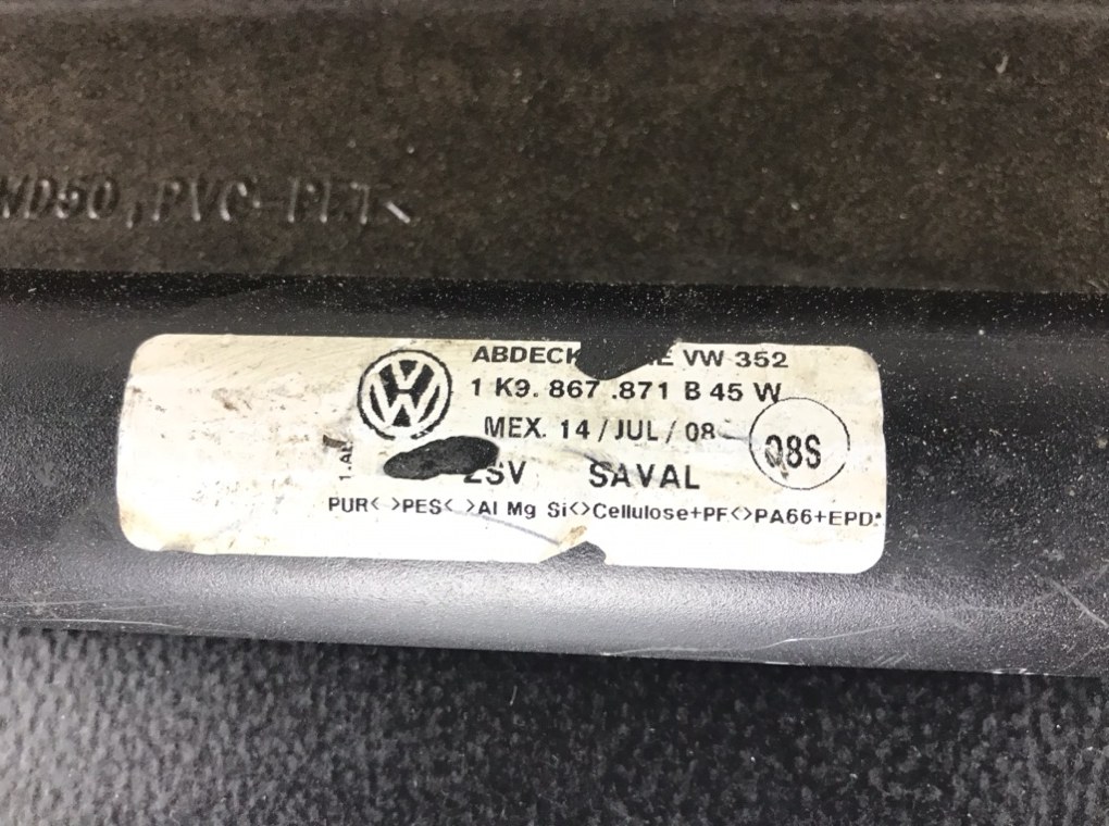 Шторка багажника - Volkswagen Golf 4 (1997-2005)