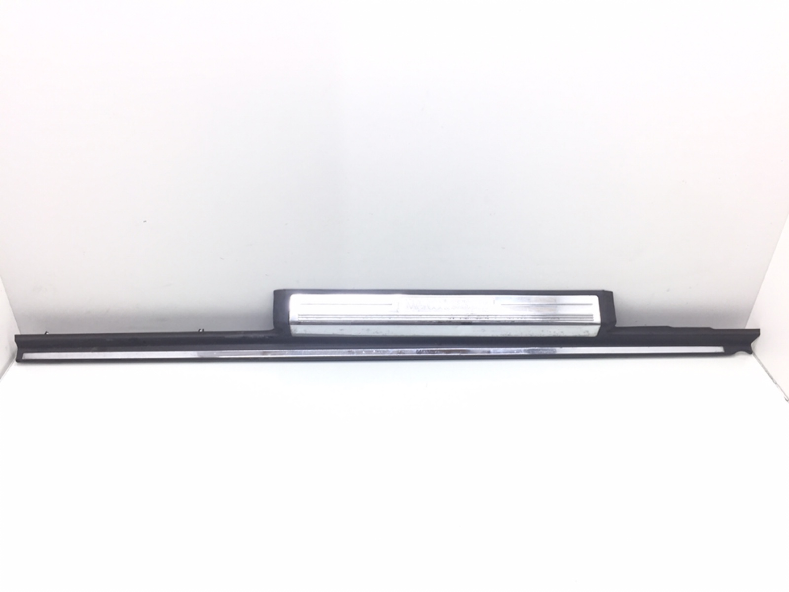 Накладка на порог бу для Mercedes S W220 3.2 CDi, 2005 г.