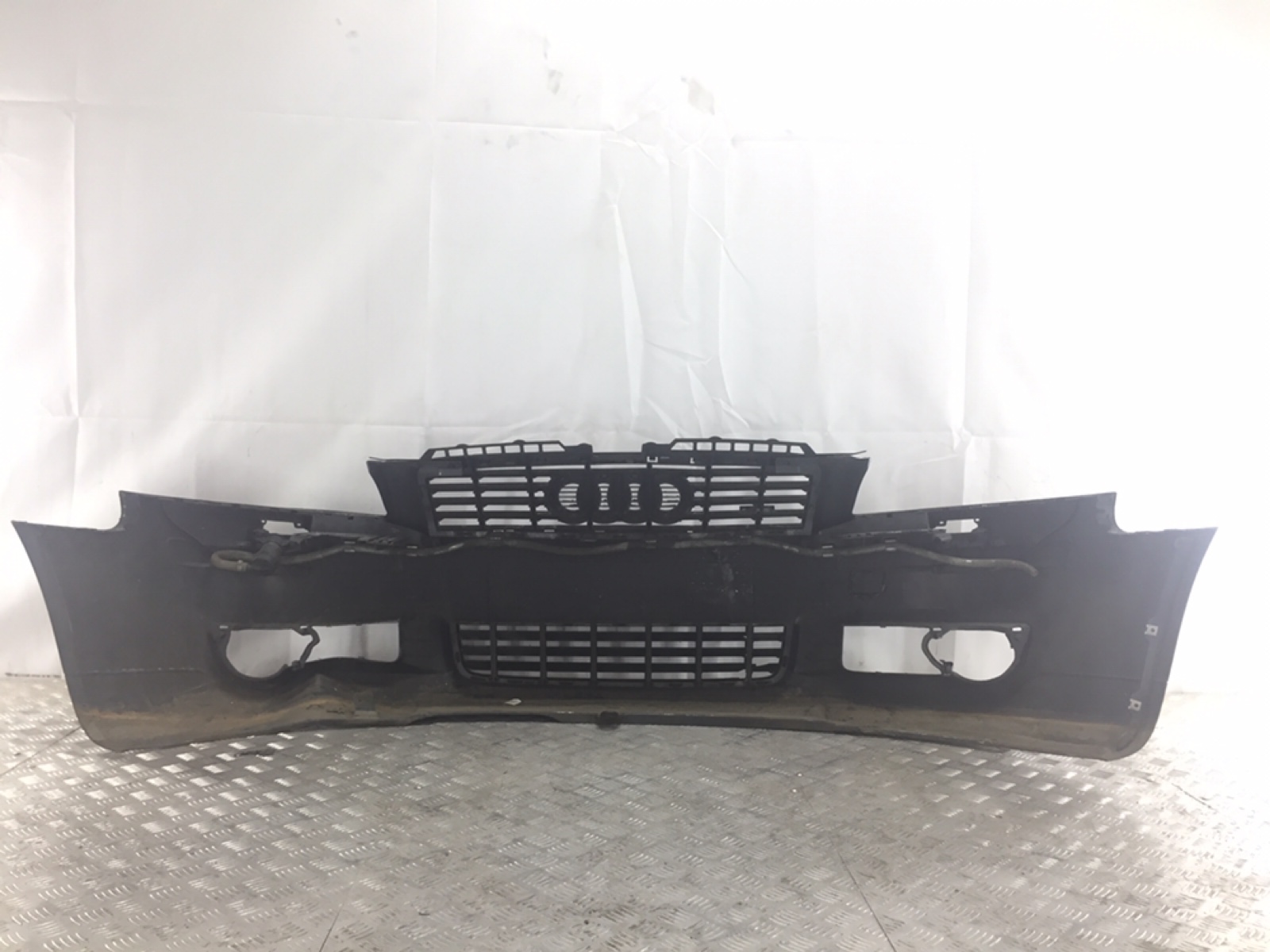 Бампер передний бу для Audi A3 8P 2.0 i,  2005 г.