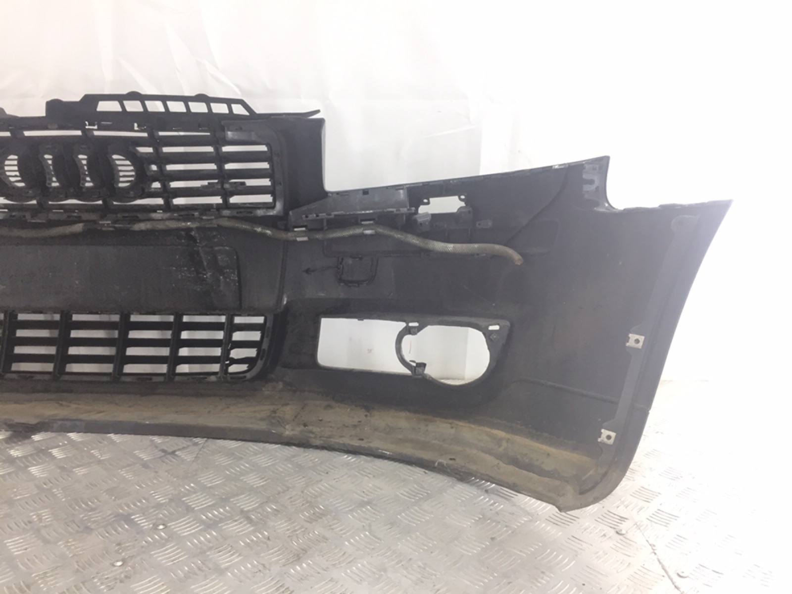 Бампер передний бу для Audi A3 8P 2.0 i,  2005 г.