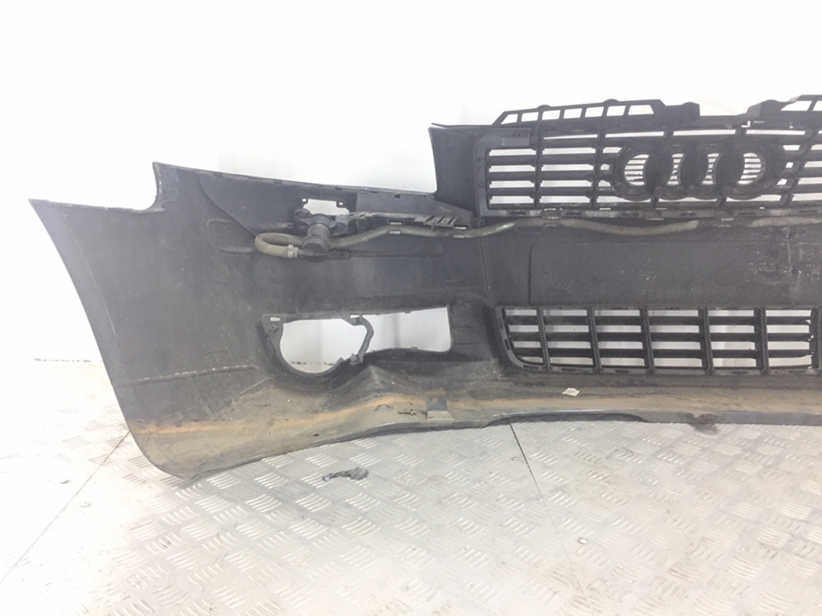 Бампер передний бу для Audi A3 8P 2.0 i,  2005 г.