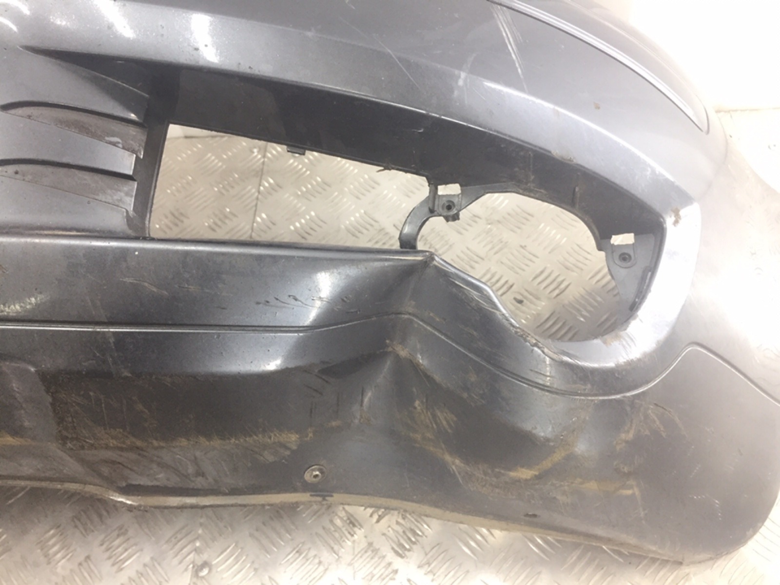 Бампер передний бу для Audi A3 8P 2.0 i,  2005 г.