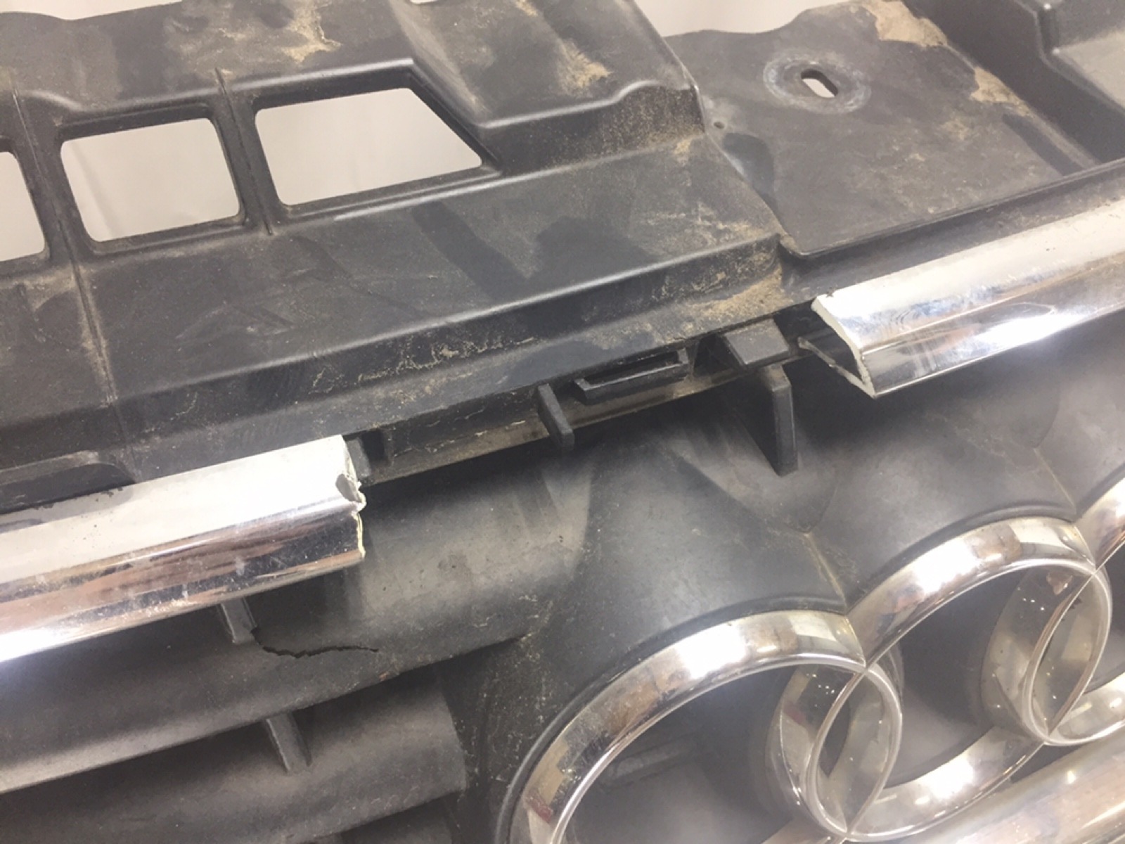 Бампер передний бу для Audi A3 8P 2.0 i,  2005 г.