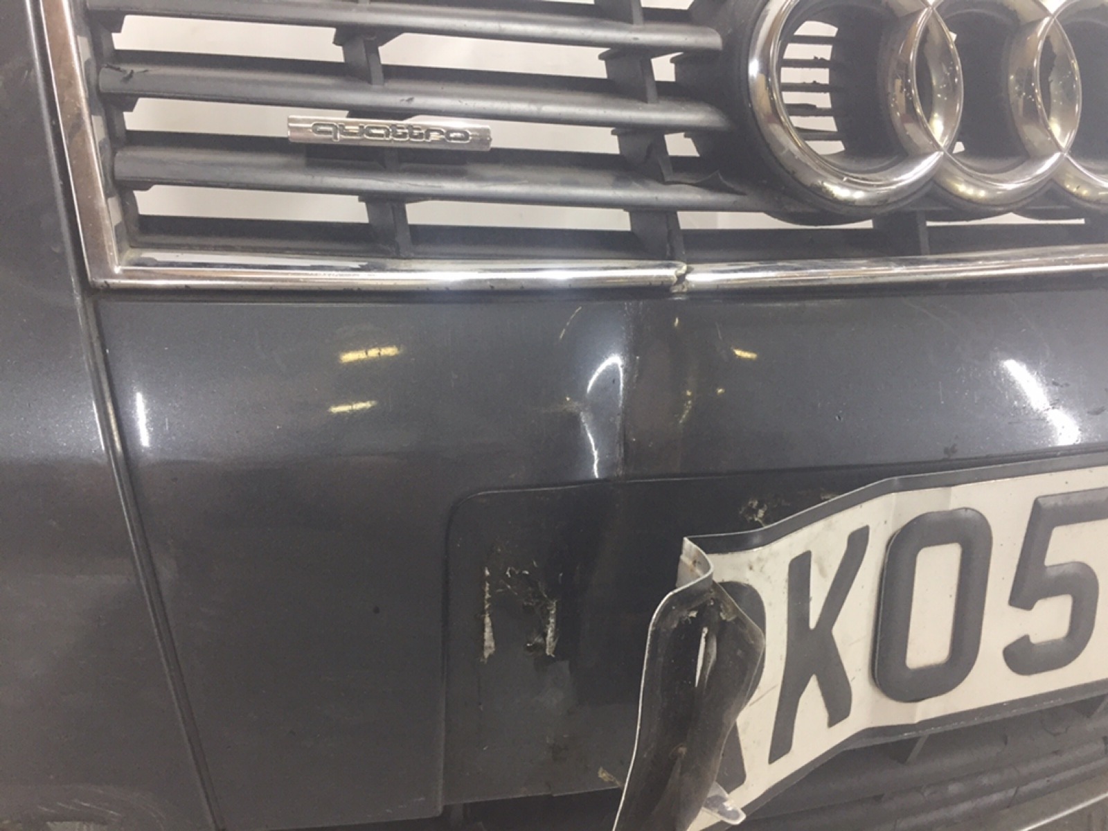 Бампер передний бу для Audi A3 8P 2.0 i,  2005 г.