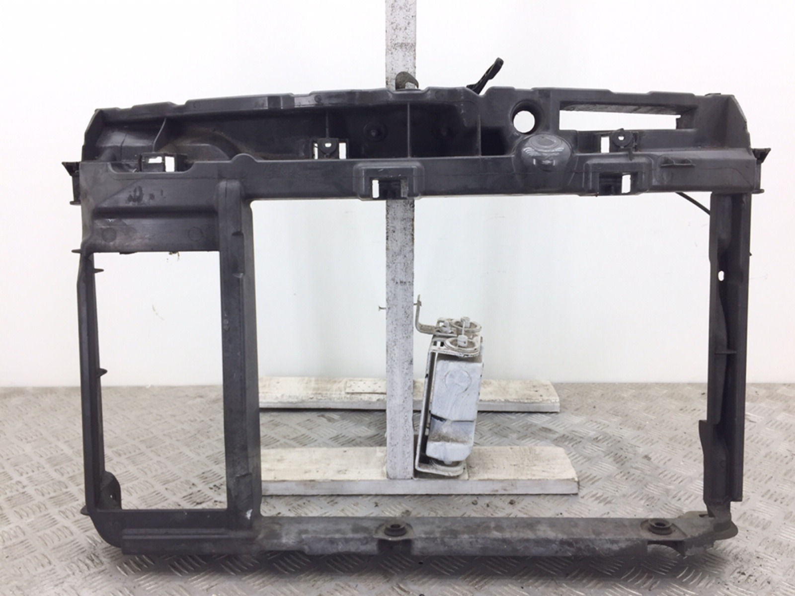 Панель передняя (телевизор) бу для Peugeot 207 SW 1.6 HDi, 2011 г.