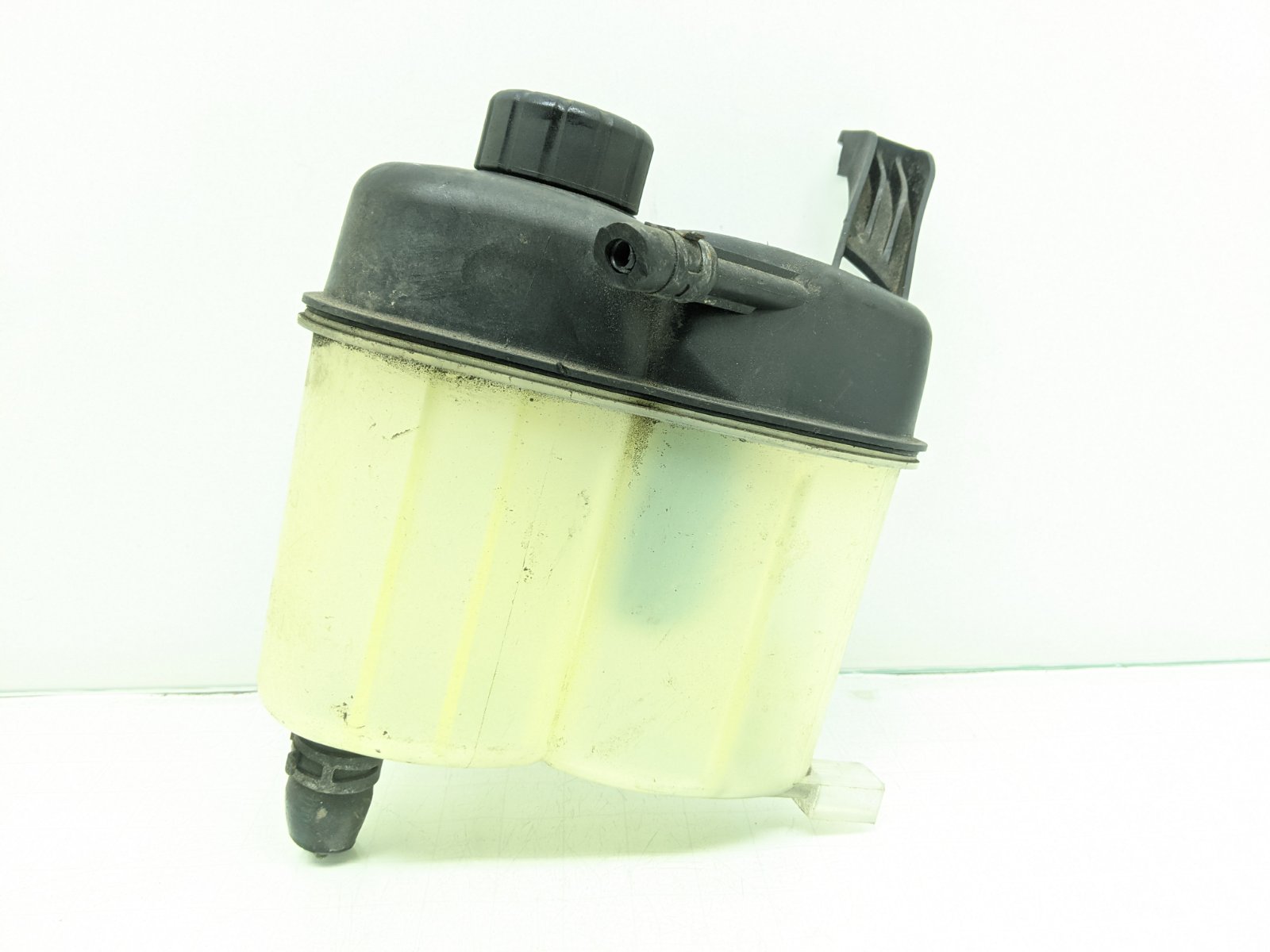 Бачок расширительный бу для Mercedes B W245 2.0 CDi, 2006 г. Бачок расширительный бу для Mercedes B W245 2.0 CDi, 2006 г.