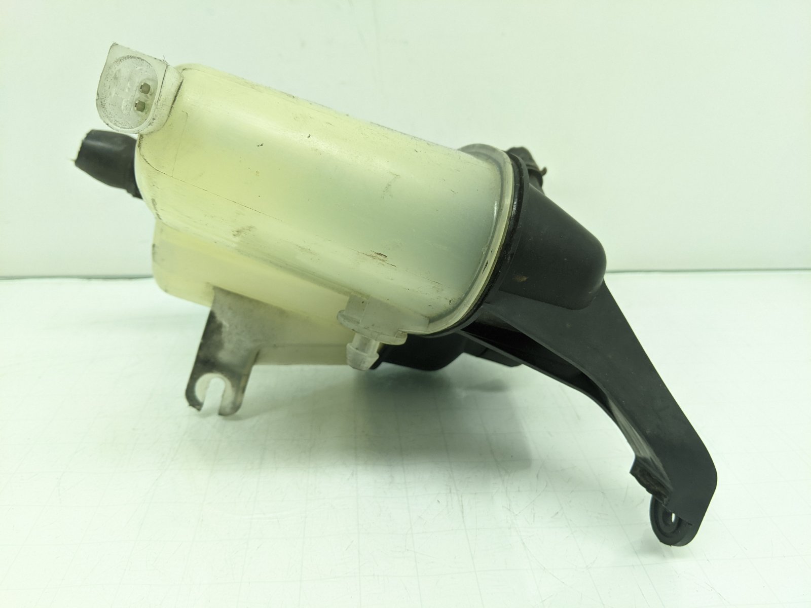 Бачок расширительный бу для Mercedes B W245 2.0 CDi, 2006 г. Бачок расширительный бу для Mercedes B W245 2.0 CDi, 2006 г.