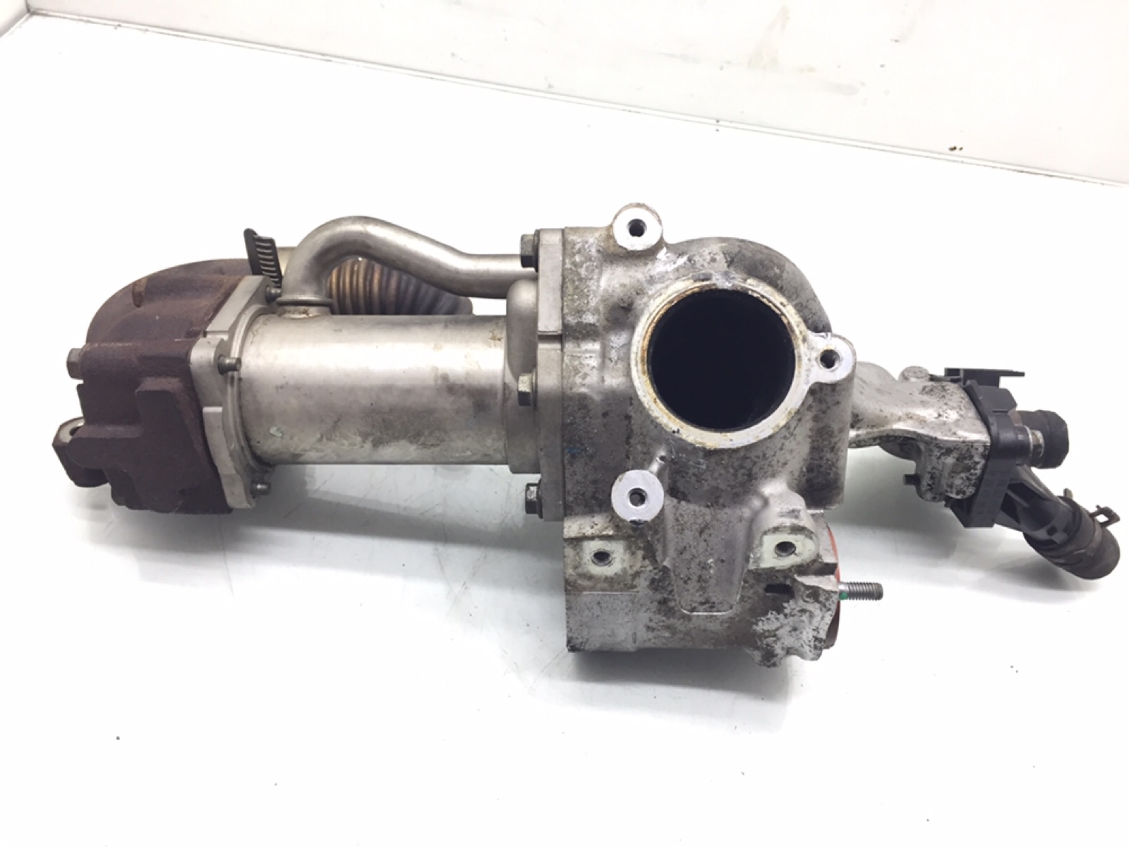 Клапан EGR бу для Renault Clio 3 1.5 DCi, 2005 г. Клапан EGR бу для Renault Clio 3 1.5 DCi, 2005 г.