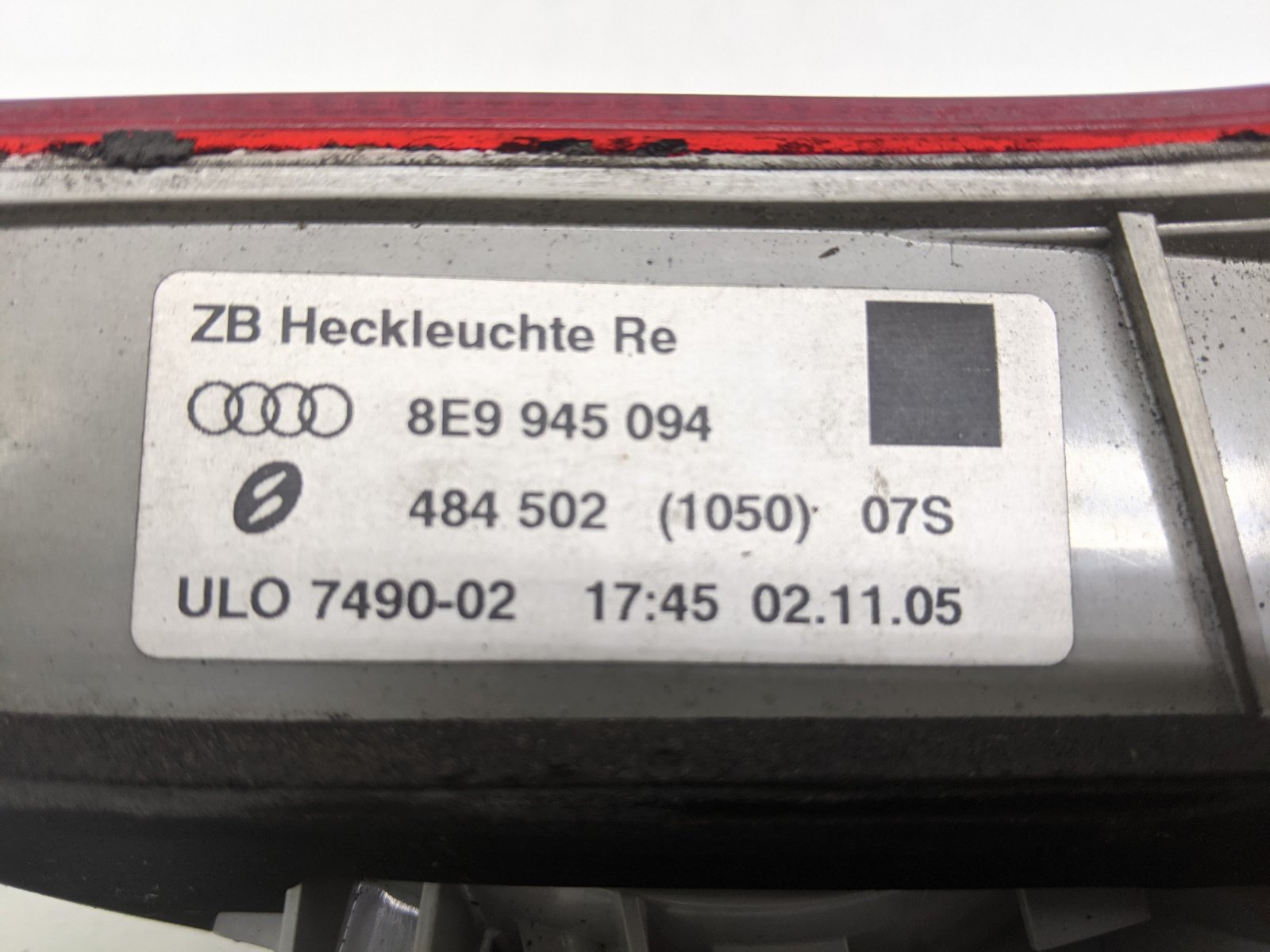 Фонарь крышки багажника правый бу для Audi A4 B7 2.0 TDi,  2005 г.