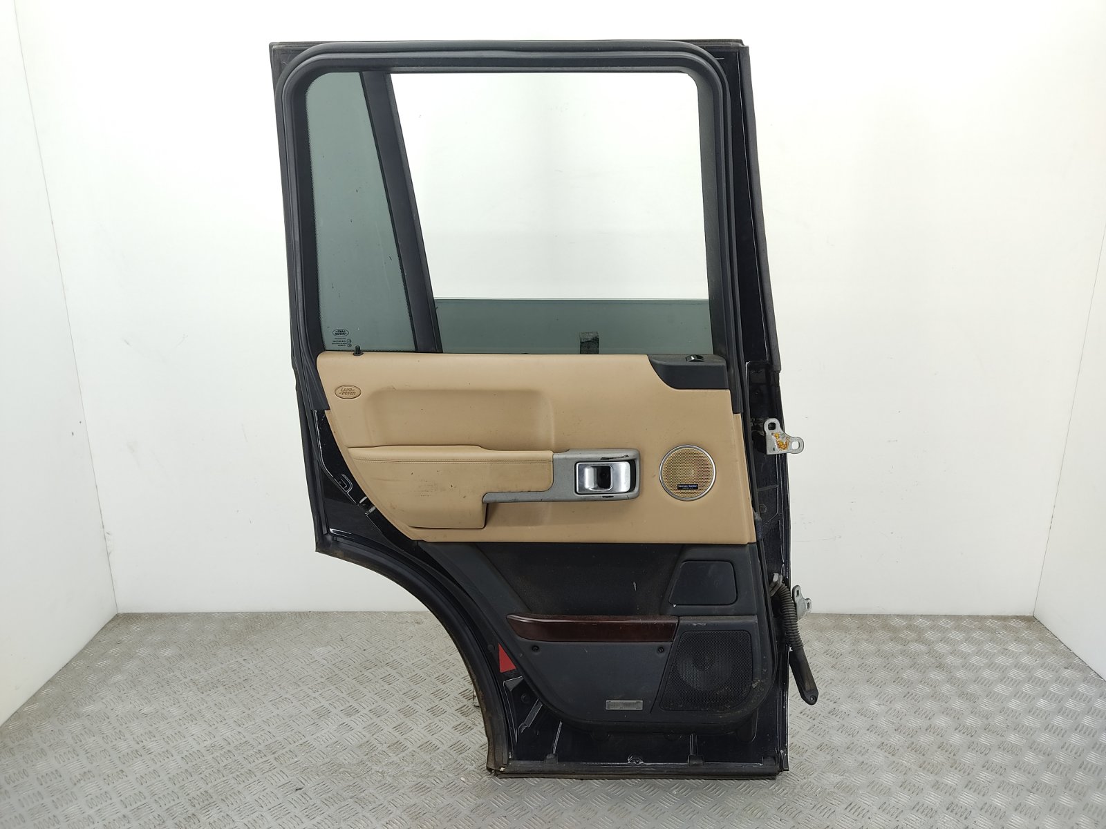 Дверь задняя левая бу для Land Rover Range Rover  3.0 TD,  2004 г.