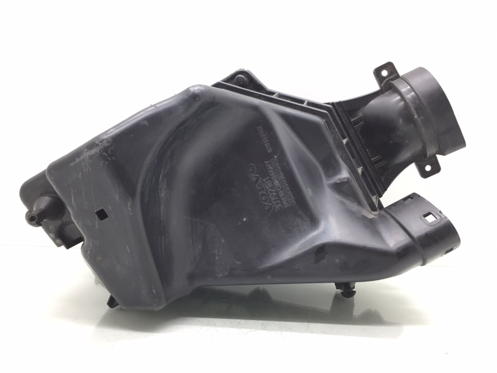 Корпус воздушного фильтра бу для Volvo V50 2.4 D5, 2007 г. Корпус воздушного фильтра бу для Volvo V50 2.4 D5, 2007 г.