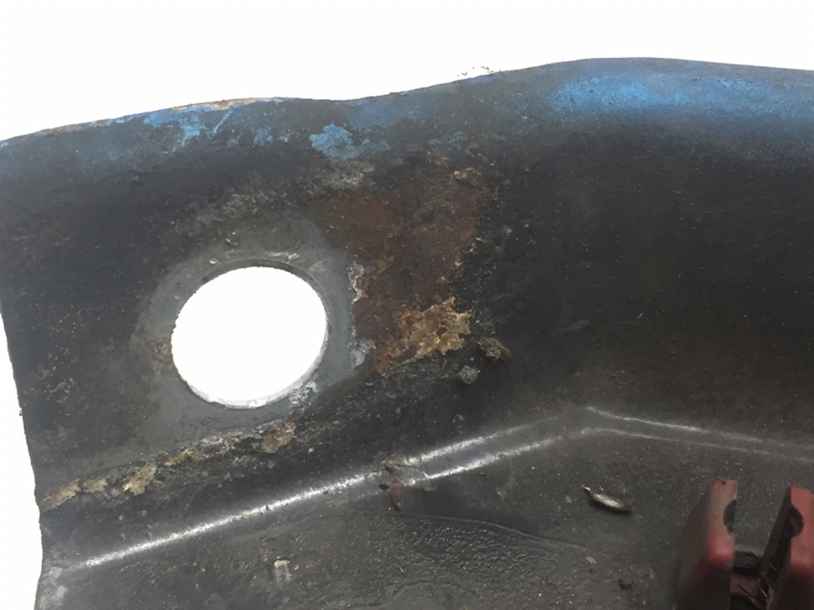 Планка под капот бу для Opel Tigra B 1.8 i, 2005 г. Планка под капот бу для Opel Tigra B 1.8 i, 2005 г.