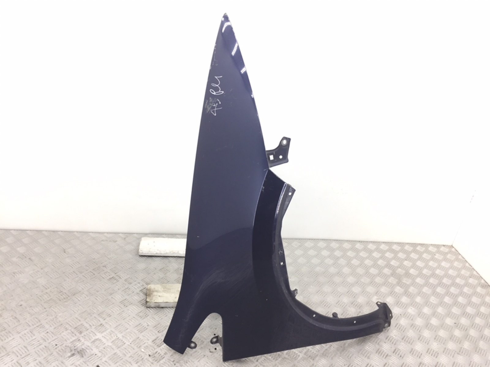 Крыло переднее правое бу для Honda Civic 8 1.8 i, 2006 г.