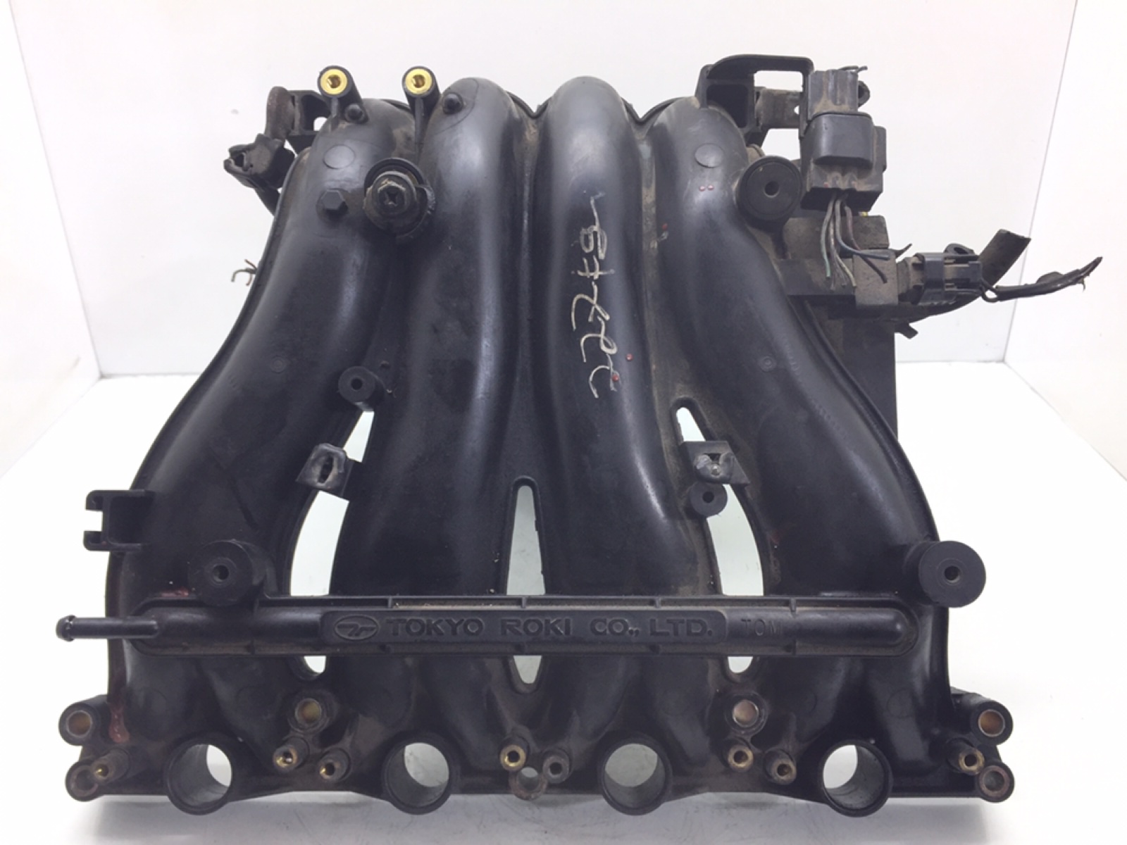 Коллектор впускной бу для Volvo V40 1.8 i, 2001 г.