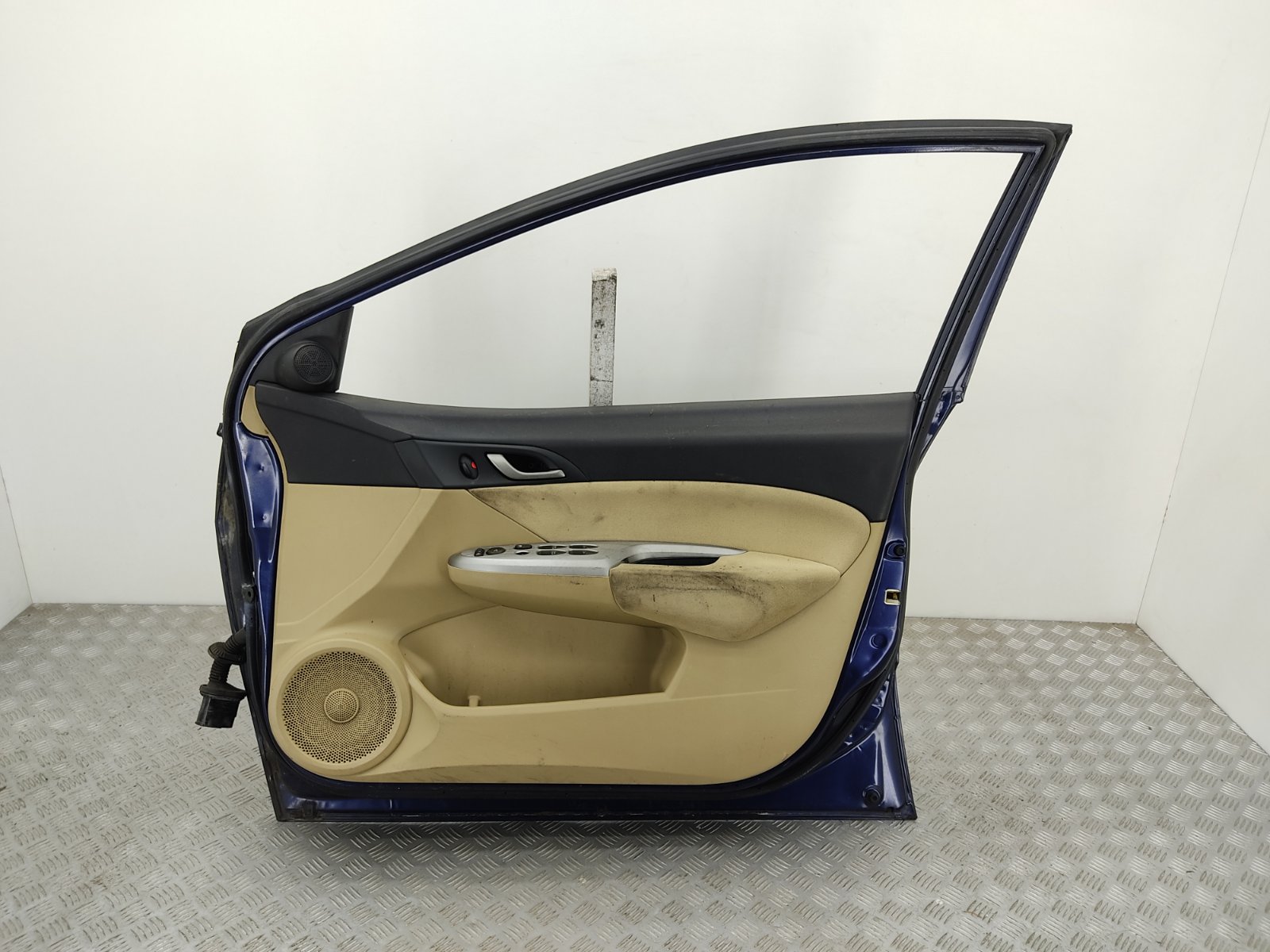 Дверь передняя правая бу для Honda Civic 8 1.8 i,  2006 г.