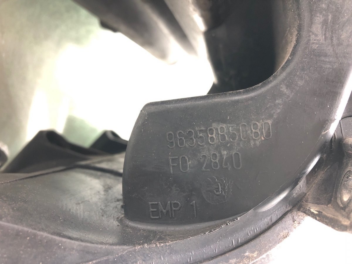 Коллектор впускной бу для Peugeot 307  1.6 i,  2003 г.