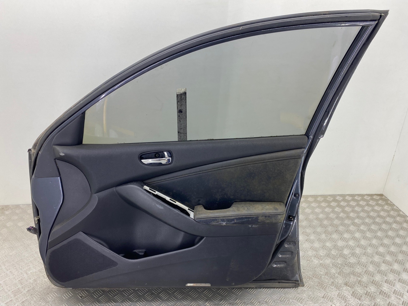 Дверь передняя правая бу для Nissan Altima  3.5 i,  2007 г.