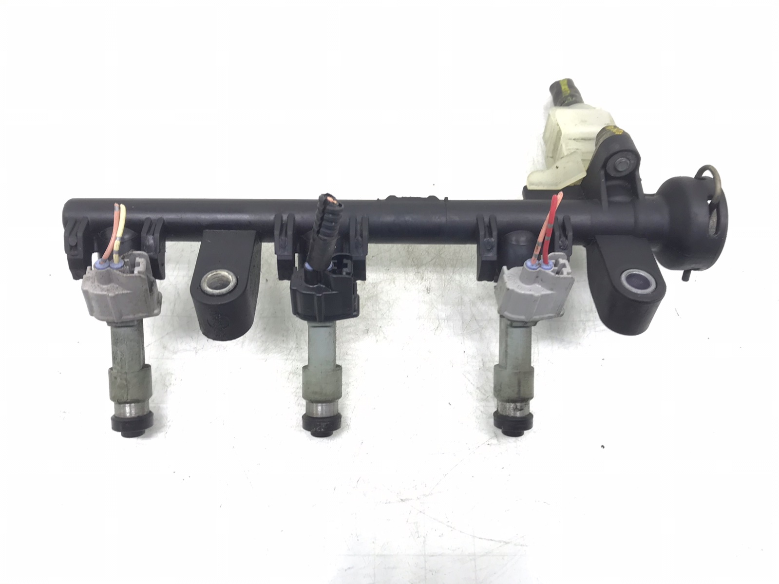 Топливная рампа бу для Toyota Aygo 1.0 i, 2006 г. Топливная рампа бу для Toyota Aygo 1.0 i, 2006 г.