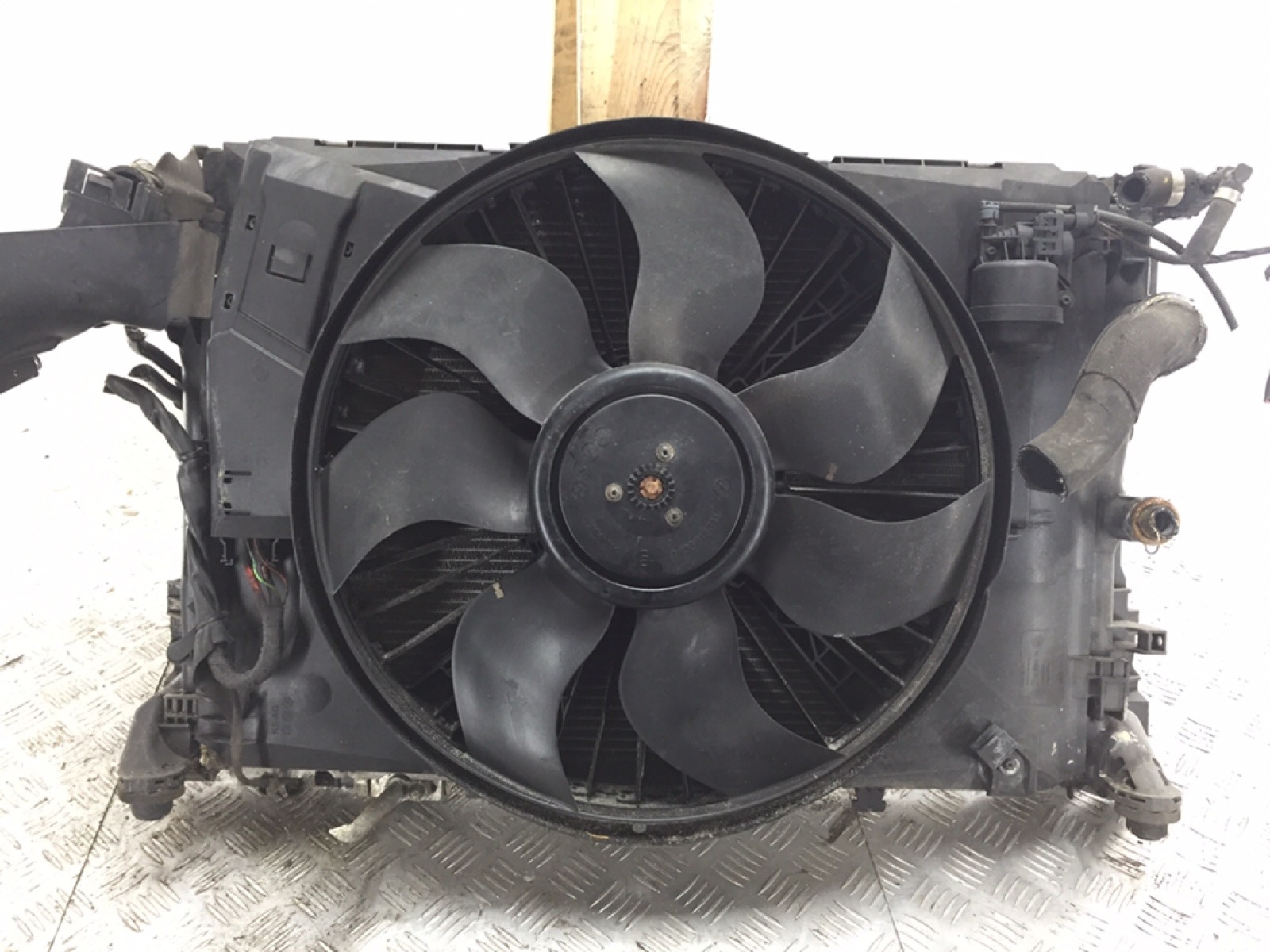 Кассета радиаторов бу для Mercedes E W212 2.2 CDi, 2013 г. Кассета радиаторов бу для Mercedes E W212 2.2 CDi, 2013 г.