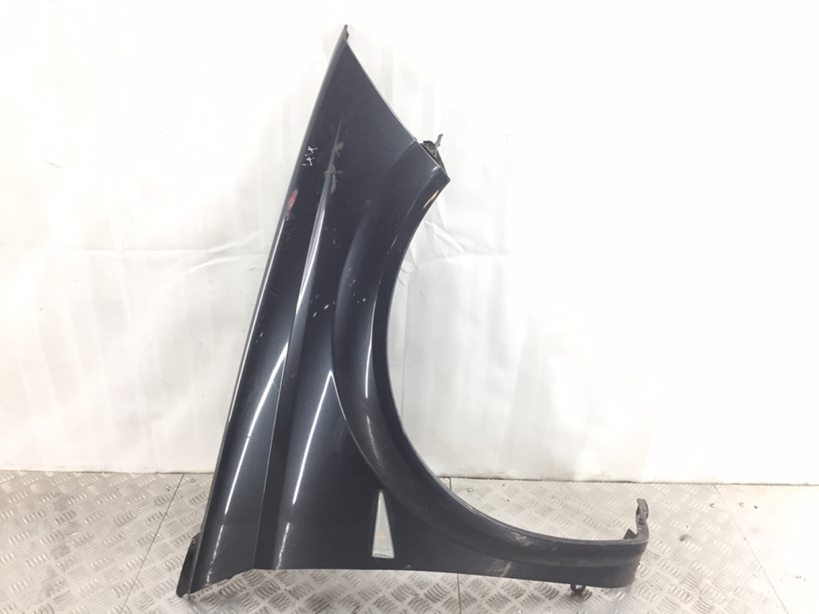 Крыло переднее правое бу для Renault Megane 2 1.9 DCi, 2006 г.