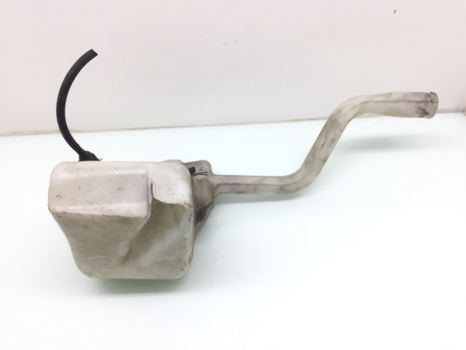 Бачок омывателя бу для Jeep Cherokee KJ 2.8 CRD, 2007 г. Бачок омывателя бу для Jeep Cherokee KJ 2.8 CRD, 2007 г.