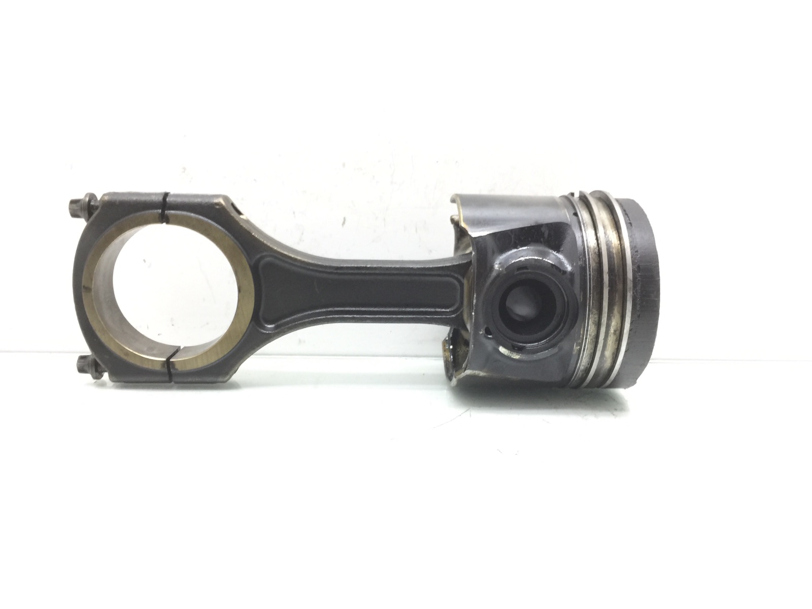 Поршень бу для Mercedes E W212 2.2 CDi, 2013 г.