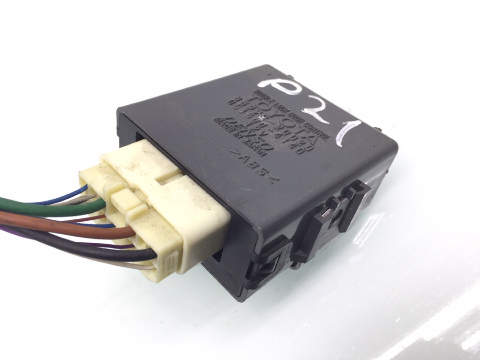 Блок комфорта бу для Toyota Avensis 2.2 D-4D, 2009 г.