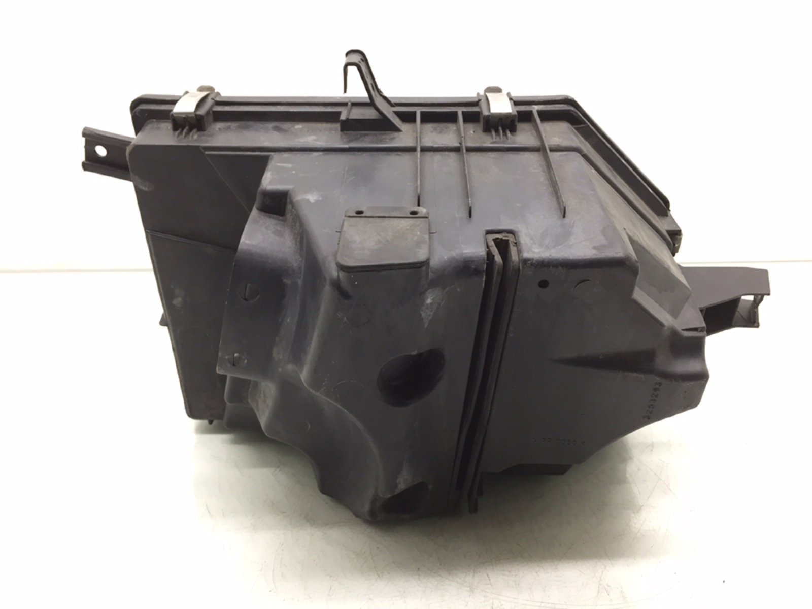 Корпус воздушного фильтра бу для Volvo XC90  2.4 D5,  2003 г.