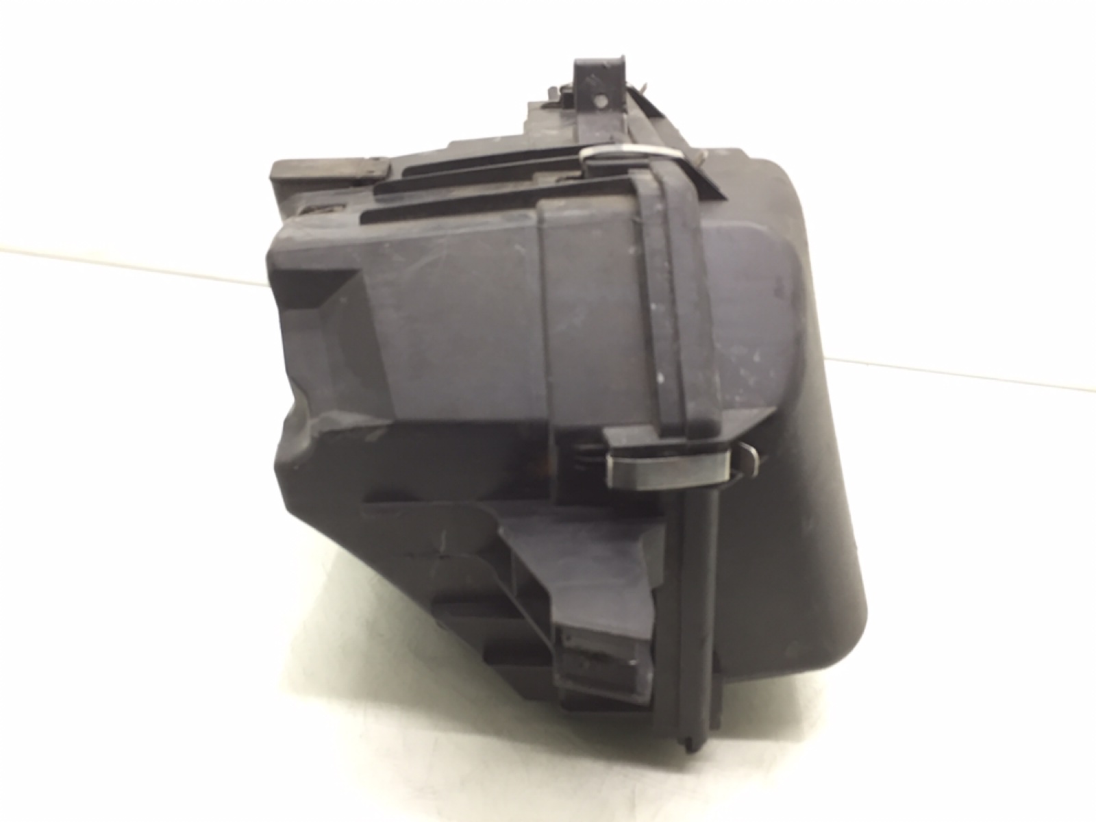 Корпус воздушного фильтра бу для Volvo XC90  2.4 D5,  2003 г.