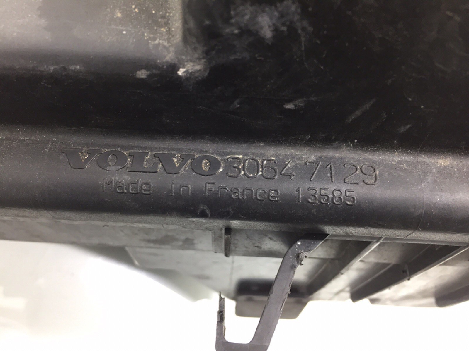 Корпус воздушного фильтра бу для Volvo XC90  2.4 D5,  2003 г.